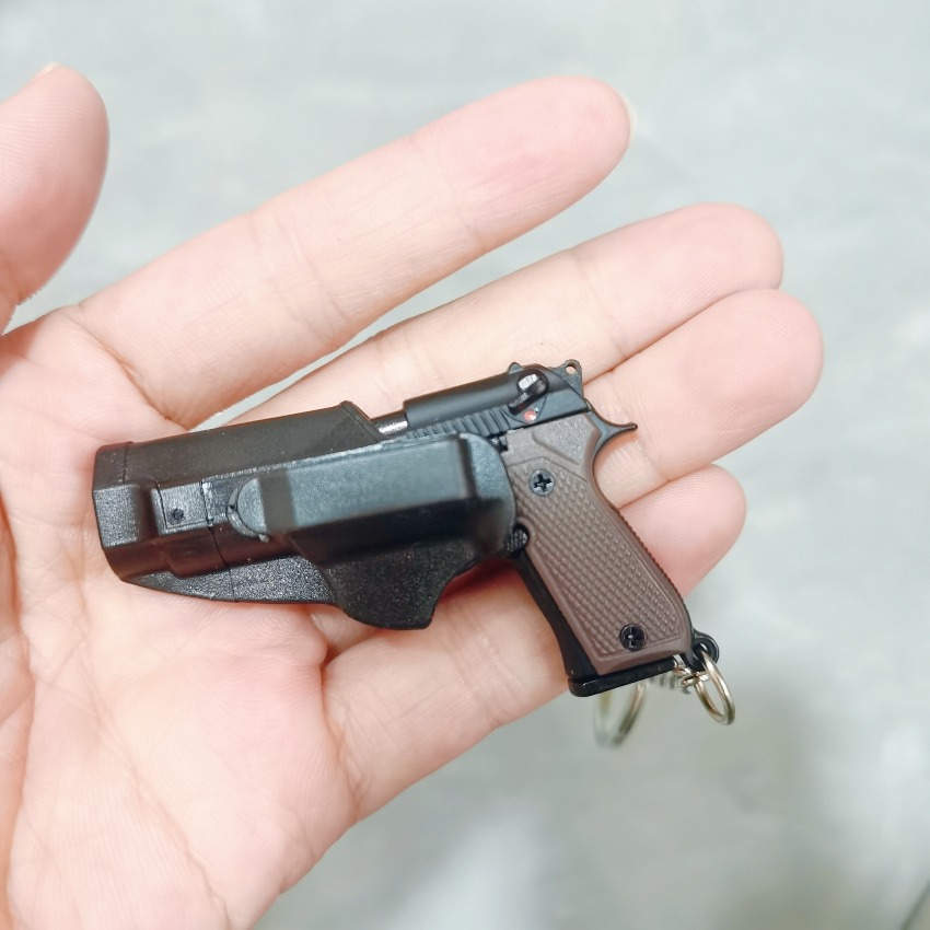 Model Kit Revolver - 1:4 92F Alloy Pistol Model Keychain