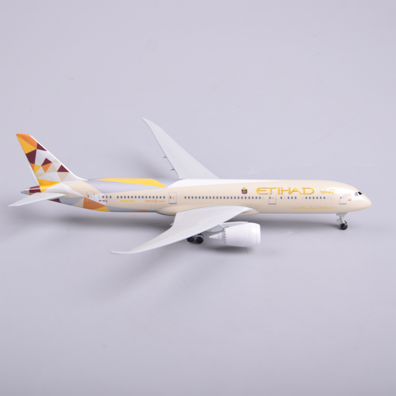 1/300 Scale 20cm Etihad B787 D - đánh giá và giá Model Kit Plane