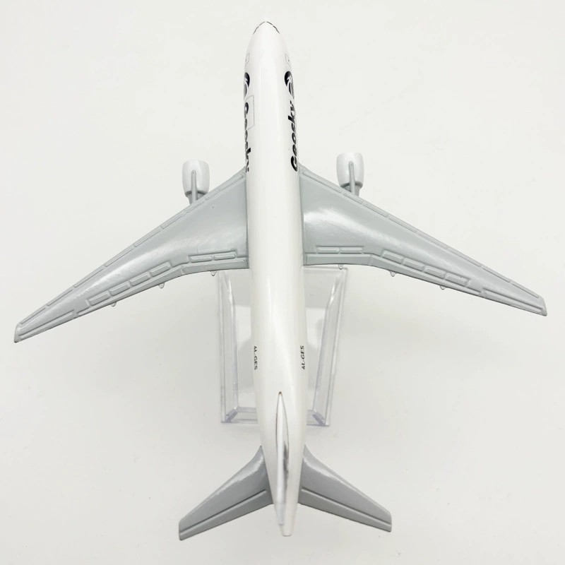 16cm Georgia B767 Toy Airplane - đánh giá và giá Model Kit Plane