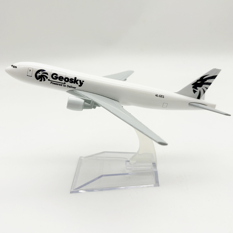 16cm Georgia B767 Toy Airplane - đánh giá và giá Model Kit Plane