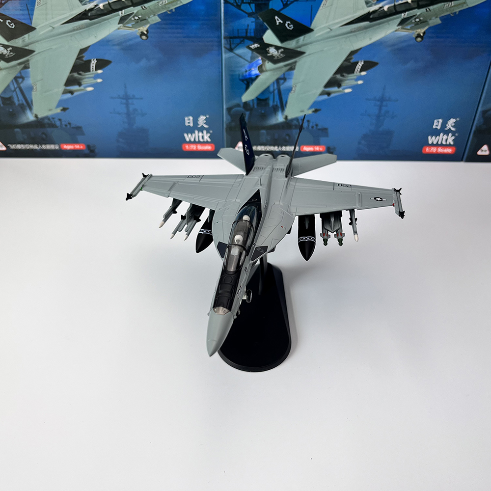 1/72 Scale U.S. F/A-18F Hornet - đánh giá và giá Model Kit Plane